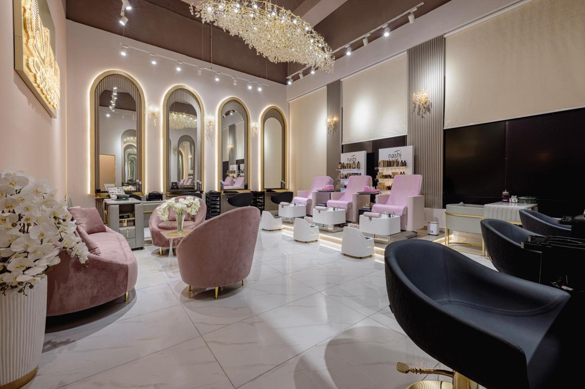 Khalidia Palace Hotel Dubai By Mourouj Gloria Eksteriør bilde The interior of a nail salon in Dubai, United Arab Emirates