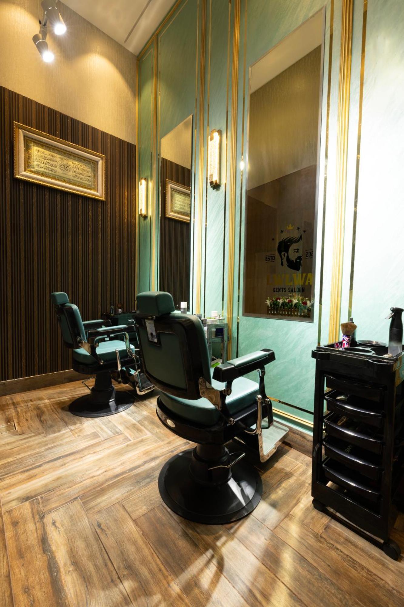 Khalidia Palace Hotel Dubai By Mourouj Gloria Eksteriør bilde Barber chairs