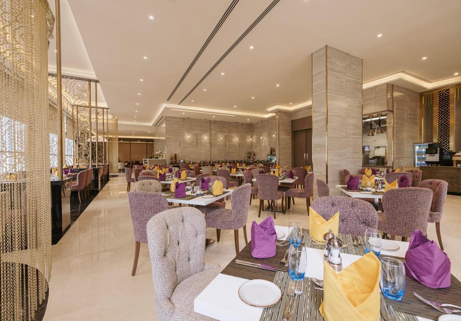 Khalidia Palace Hotel Dubai By Mourouj Gloria Eksteriør bilde The Grand Bar